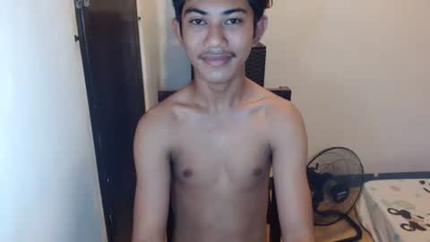 Snapshot of asiancockhero22 chatting on 12/28/24, 11:59 HERO online show from 12/28/24, 11:59