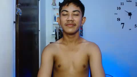 Snapshot of asiancockhero22 chatting on 01/29/25, 11:25 HERO online show from 01/29/25, 11:25