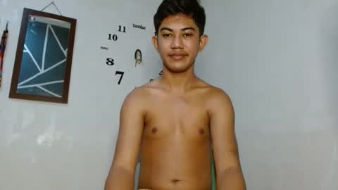 Snapshot of asiancockhero22 chatting on 09/16/25, 02:23 HERO online show from 09/16/25, 02:23