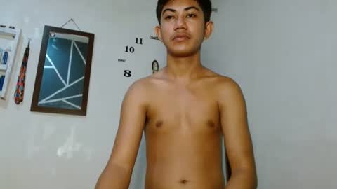 Snapshot of asiancockhero22 chatting on 09/23/25, 01:52 HERO online show from 09/23/25, 01:52