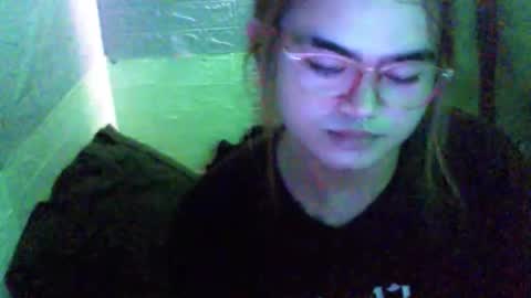 Snapshot of asiancum_jus chatting on 04/22/26, 12:35 asiancum_jus online show from 04/22/26, 12:35