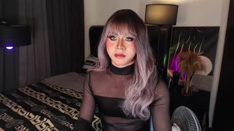Snapshot of asiancummerkyle chatting on 10/10/25, 12:37 kylie online show from 10/10/25, 12:37