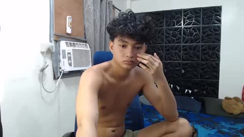 Snapshot of asianhottie05 chatting on 01/22/25, 01:21 asianhottie05 online show from 01/22/25, 01:21