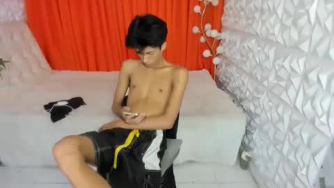 asiankingfucker online show from 04/28/26, 02:33