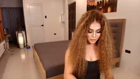 Snapshot of asiannaughtyerika chatting on 12/18/24, 07:26 ERIKA 3 online show from 12/18/24, 07:26