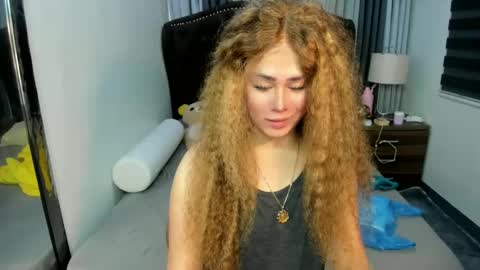 Snapshot of asiannaughtyerika chatting on 03/01/25, 06:35 ERIKA 3 online show from 03/01/25, 06:35