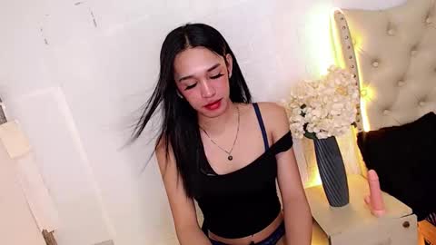 asianpetite_ivy online show from 01/09/26, 02:03