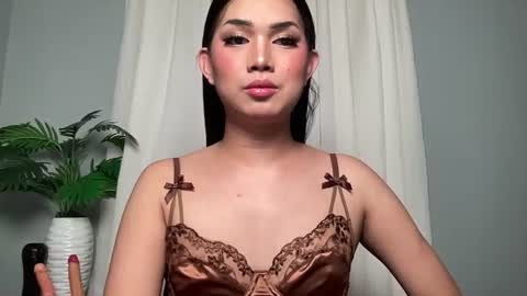 Lily online show from 06/24/26, 10:47