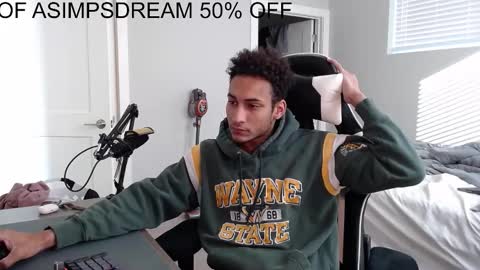 Snapshot of asimpsdream chatting on 11/16/25, 02:44 asimpsdream online show from 11/16/25, 02:44