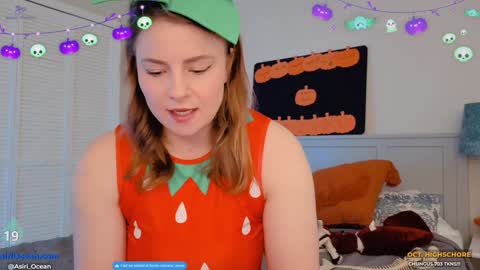 Asiri   pronounced Ah-siri Please no nicknames   3 online show from 10/06/25, 07:55