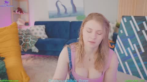 Asiri   pronounced Ah-siri Please no nicknames   3 online show from 03/06/26, 02:24