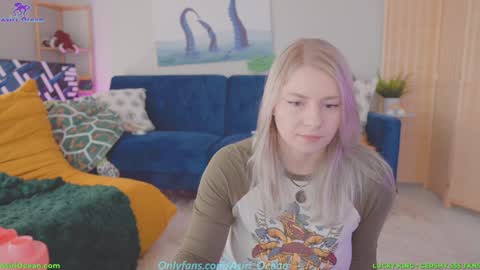 Asiri   pronounced Ah-siri Please no nicknames   3 online show from 03/10/26, 02:44