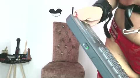 Snapshot of asiri_smith chatting on 11/17/25, 07:52 Asiri online show from 11/17/25, 07:52