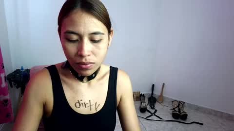 Snapshot of asiri_smith chatting on 05/27/26, 02:03 Asiri online show from 05/27/26, 02:03
