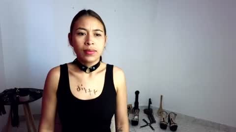 Snapshot of asiri_smith chatting on 06/11/26, 10:57 Asiri online show from 06/11/26, 10:57