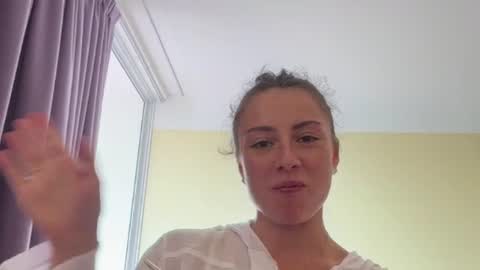 Snapshot of asleyfabello chatting on 07/03/26, 08:10 Monica online show from 07/03/26, 08:10