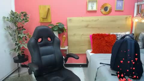 Snapshot of aslyhernandez chatting on 05/16/26, 10:01 ASLY online show from 05/16/26, 10:01