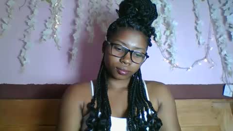 asmiraa online show from 05/06/26, 06:57