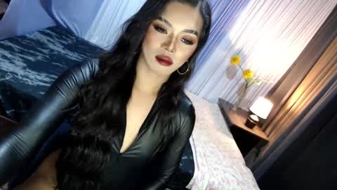 Margaux Miller online show from 03/06/25, 08:16