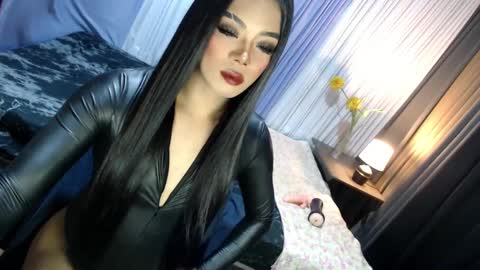 Margaux Miller online show from 03/11/25, 06:19