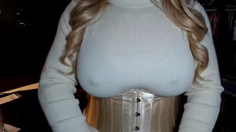 Aspen Vale online show from 11/23/25, 05:18