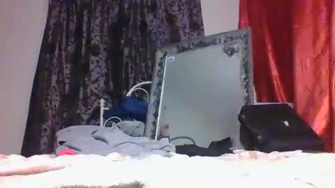 danni travis online show from 09/22/25, 03:19