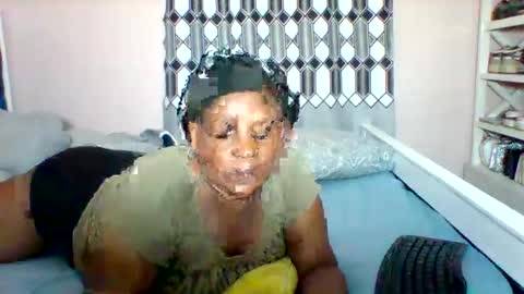 Snapshot of assqueen4 chatting on 04/30/26, 07:20 FLORAH DANIEL online show from 04/30/26, 07:20