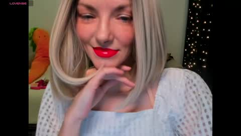 Snapshot of asteris_stella chatting on 05/05/26, 02:41 Asteris online show from 05/05/26, 02:41