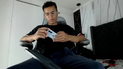 Aston  online show from 11/08/25, 03:50