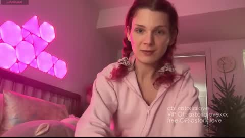 AstoriaLove online show from 12/19/25, 02:51