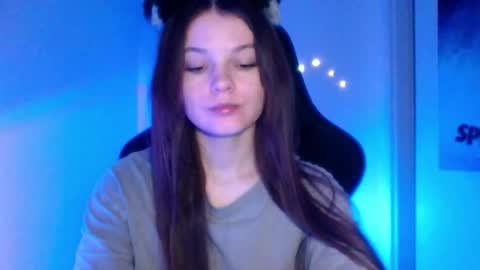 astradream_ online show from 12/19/25, 10:28