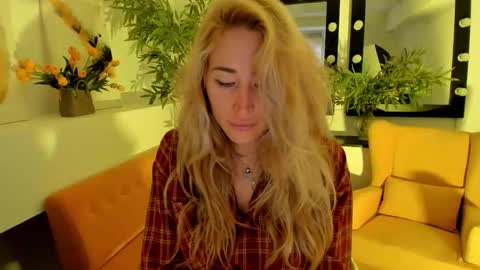 astramonroe online show from 10/01/25, 04:29