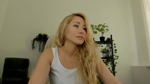 astramonroe online show from 03/27/26, 08:26