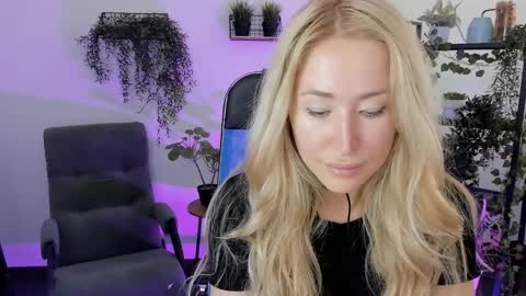 astramonroe online show from 04/09/26, 06:19