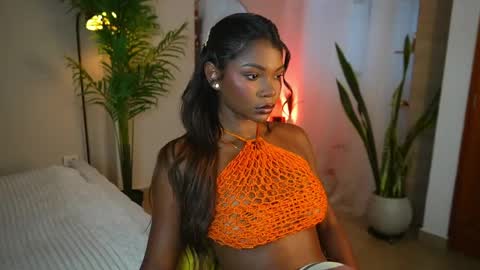 Snapshot of astrea_1 chatting on 06/05/26, 10:37 Astrea online show from 06/05/26, 10:37