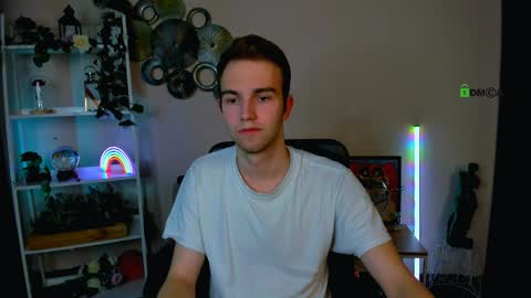 astren online show from 04/01/26, 07:11