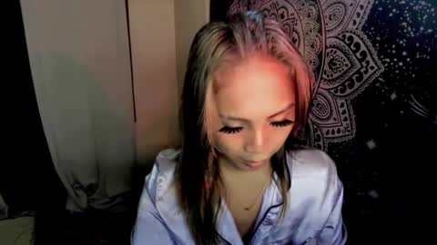 Astrid online show from 04/23/26, 12:29