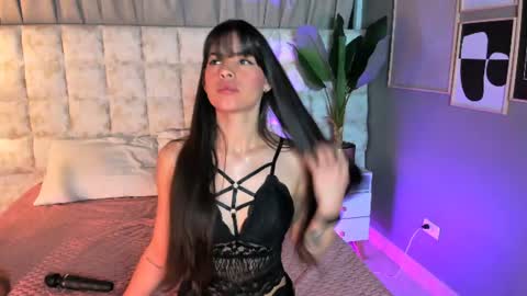 Snapshot of astrid_velle chatting on 06/17/26, 01:08 astrid_velle online show from 06/17/26, 01:08