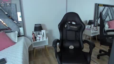 Snapshot of astrid_williams_ chatting on 01/06/26, 08:56 Astrid online show from 01/06/26, 08:56