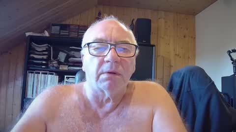 asusandy online show from 09/29/25, 06:18