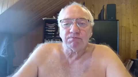 Snapshot of asusandy chatting on 05/11/26, 08:20 asusandy online show from 05/11/26, 08:20
