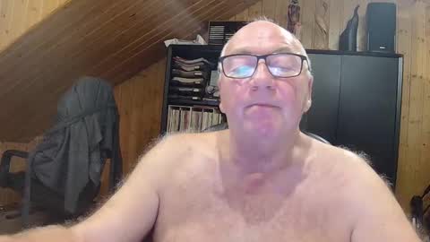 Snapshot of asusandy chatting on 05/28/26, 12:52 asusandy online show from 05/28/26, 12:52