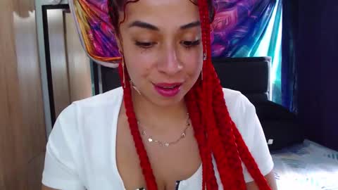 Snapshot of atena_messy chatting on 11/27/25, 05:15 atena messy online show from 11/27/25, 05:15