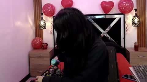 Snapshot of atenea_420 chatting on 02/18/26, 12:01 COLOMBIA online show from 02/18/26, 12:01