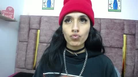 Snapshot of atenea_420 chatting on 04/21/26, 03:13 COLOMBIA online show from 04/21/26, 03:13