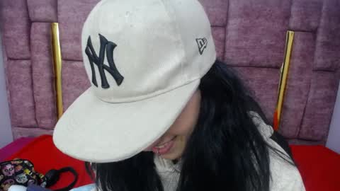 Snapshot of atenea_420 chatting on 04/22/26, 04:26 COLOMBIA online show from 04/22/26, 04:26