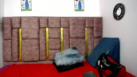 Snapshot of atenea_420 chatting on 05/02/26, 04:06 COLOMBIA online show from 05/02/26, 04:06