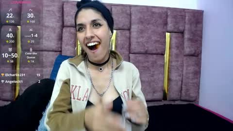Snapshot of atenea_420 chatting on 05/07/26, 05:35 COLOMBIA online show from 05/07/26, 05:35