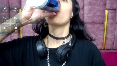 Snapshot of atenea_420 chatting on 05/19/26, 04:19 COLOMBIA online show from 05/19/26, 04:19