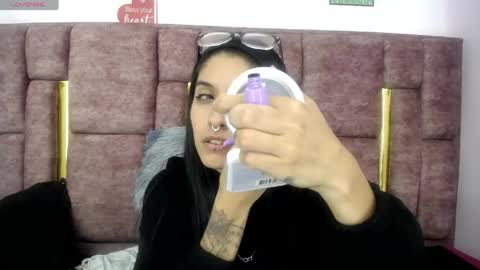 Snapshot of atenea_420 chatting on 05/26/26, 04:08 COLOMBIA online show from 05/26/26, 04:08